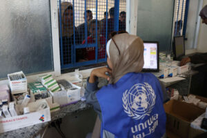 UNRWA Employees in Gaza Forced to Eat Animal Feed to Survive, Agency Head Says 4