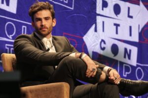 Left-Wing Streamer Hasan Piker Says He Was Detained by Customs Over Trump Views 15
