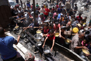Facing International Scrutiny, Israel Allows a Paltry 5 Aid Trucks Into Gaza 7
